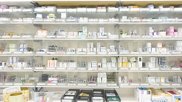 きのはな調剤薬局 前後店の薬棚
