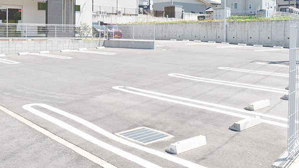 オリーブファーマシーの駐車場