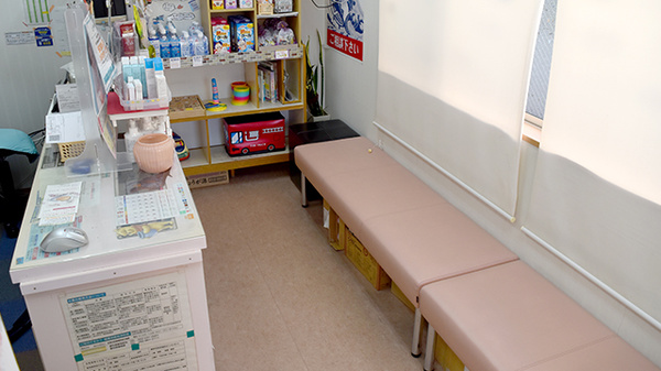 ヤハタ薬局二ツ杁店の待合スペース