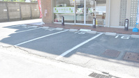 株式会社小林薬局くわな駅西店の駐車場