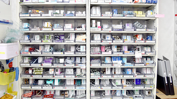 しょうなん調剤薬局桑名店の薬棚