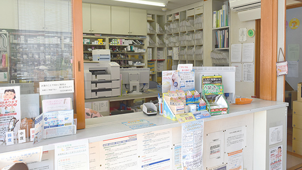 さんあい薬局　蓮花寺店の受付/カウンター