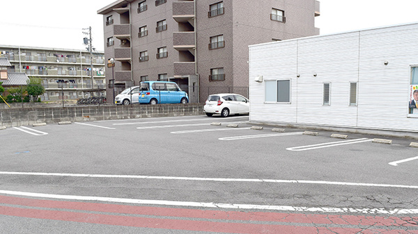 しょうなん調剤薬局長島店の駐車場