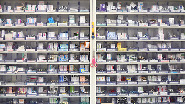しょうなん調剤薬局長島店の薬棚