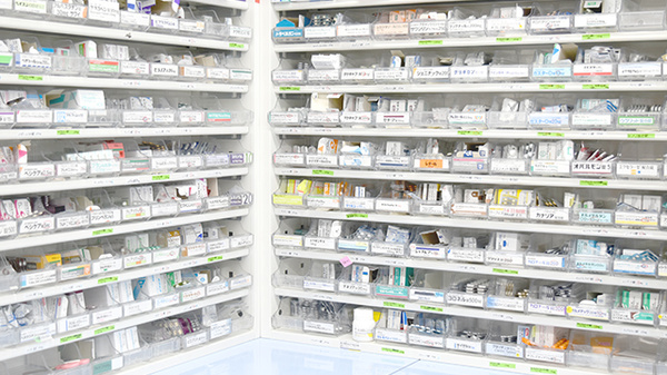 ハート調剤薬局の薬棚