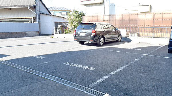 たんぽぽ薬局　羽津店の駐車場