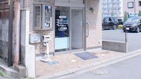 こぶた薬局（三重県四日市市）の入口