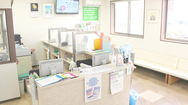 エール調剤薬局四日市店の受付/カウンター