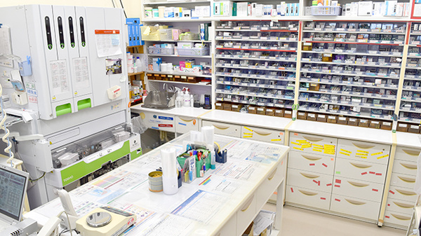 たんぽぽ薬局　河芸店の調剤室