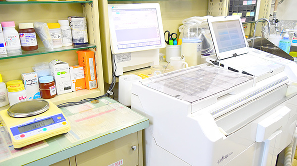 津新町調剤薬局の調剤器具
