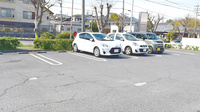西が丘薬局の駐車場
