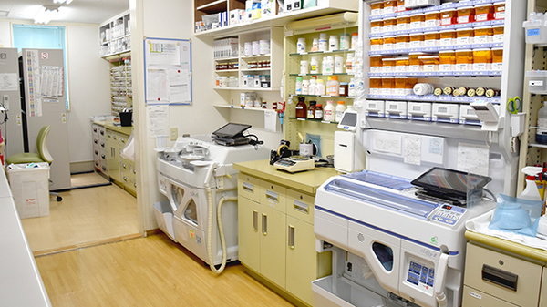 とういん調剤薬局の調剤室