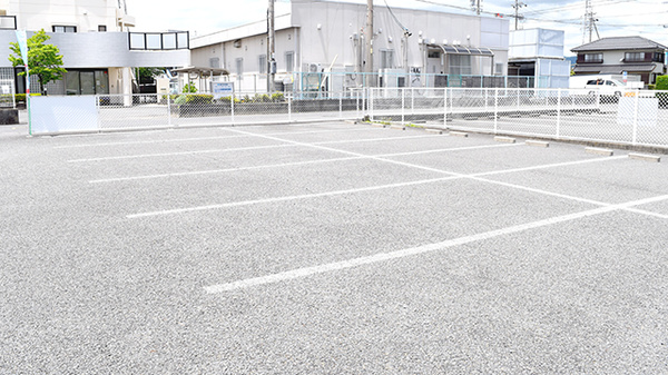 とういん調剤薬局の駐車場
