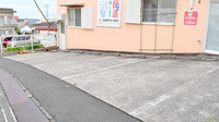 紀南調剤薬局の駐車場