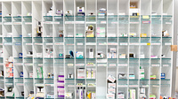 紀南調剤薬局の薬棚