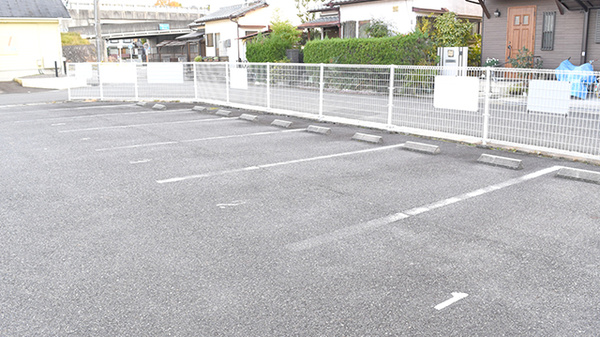 リブラ薬局一里山店の駐車場