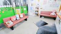 ヤマグチ薬局　明日都店の待合スペース
