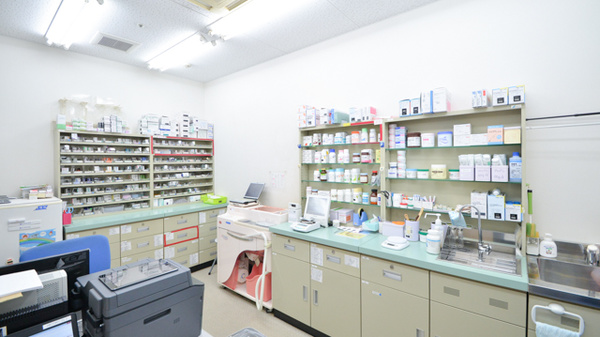 ヤマグチ薬局　明日都店の調剤室