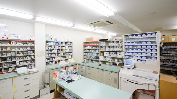 すずらん薬局蒲生店の調剤室