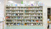 すずらん薬局蒲生店の薬棚