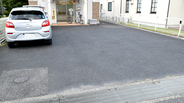 あすなろ薬局の駐車場