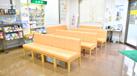 たんぽぽ薬局　守山店の待合スペース