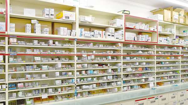 たんぽぽ薬局　新高島店の薬棚