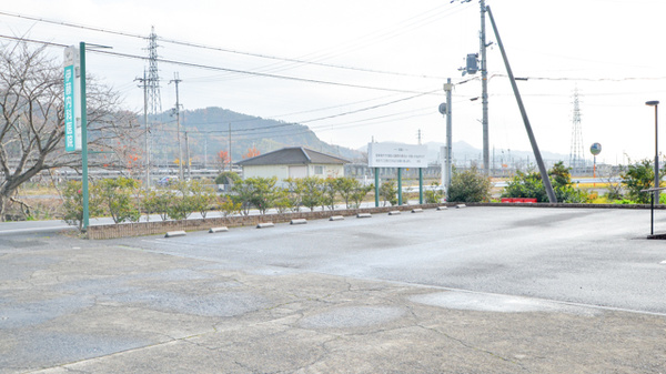 ヤマグチ薬局　米原入江店の駐車場