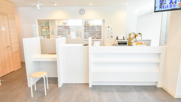 クルミ薬局２号店の受付/カウンター