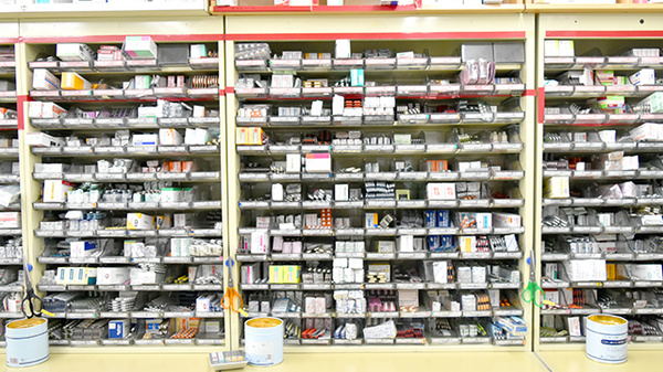 たんぽぽ薬局　聖護院店の薬棚