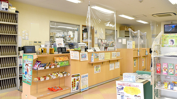 テイコク薬局西院店の受付/カウンター