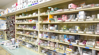 テイコク薬局西院店の薬棚
