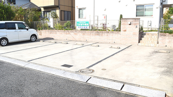うさぎや薬局の駐車場
