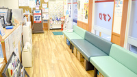 ツバサ薬局　京田辺店の待合スペース