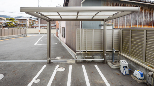 かわた薬局の駐輪場
