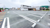 うさぎや薬局加茂店の駐車場