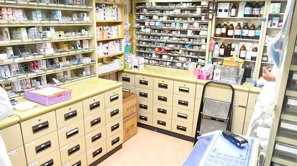 カイセイ薬局　堺店の調剤室