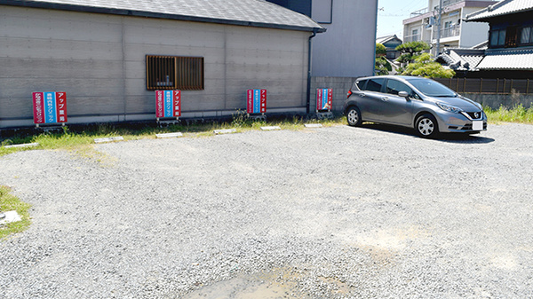 アップ薬局の駐車場