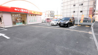 キリン堂薬局　東寝屋川店の駐車場