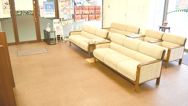 笹川薬局高槻店の待合スペース