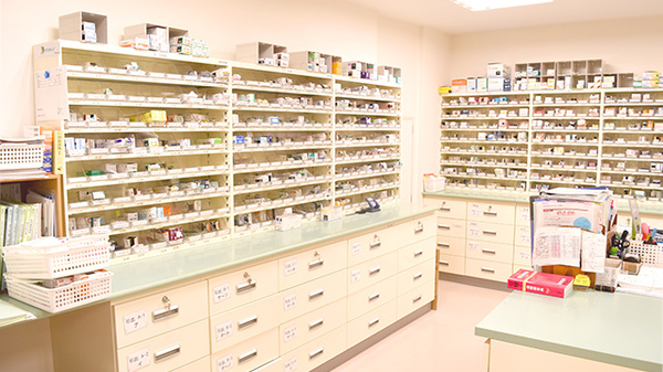 笹川薬局高槻店の調剤室