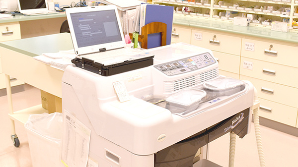 笹川薬局高槻店の調剤器具