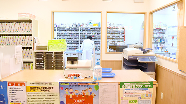 ツバサ薬局　高槻店の受付/カウンター