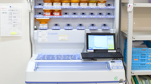 ツバサ薬局　高槻店の調剤器具