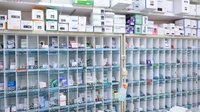 泉州調剤薬局の薬棚