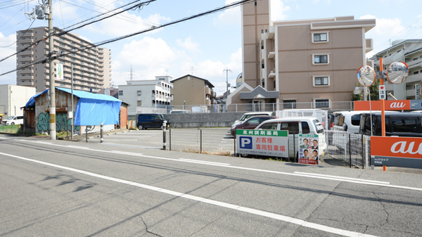 泉州調剤薬局の駐車場