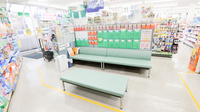 キリン堂薬局　岸和田店の待合スペース