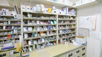 泉州薬局の薬棚