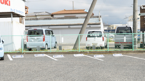 泉州薬局　土生店の駐車場