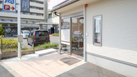 泉州薬局　磯上店の入口